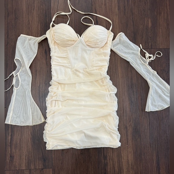 Off the shoulder mini dress - Picture 2 of 4